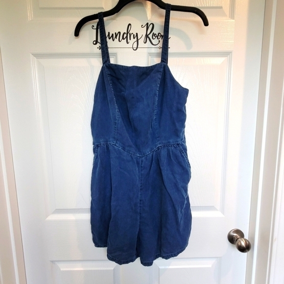 Old Navy Lyocell Denim Jumper Romper 1 Piece Outfit Women's Size Medium - Picture 1 of 13